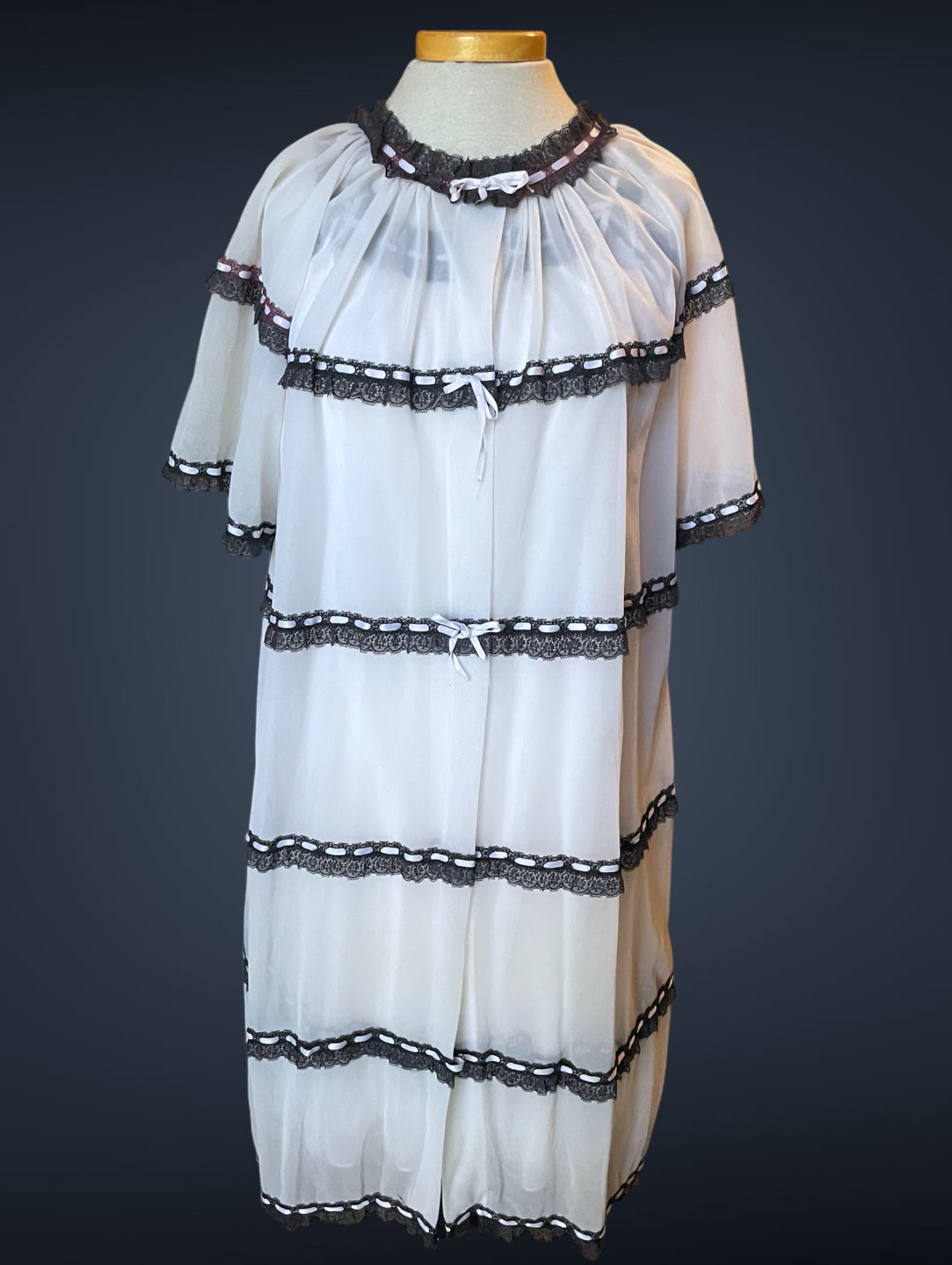 1960’s Black & White Sheer Lace Nightgown Peignoir Set