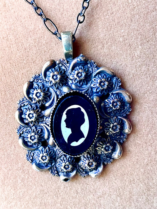 Brass Floral Repoussé Black & White Art Glass Silhouette Cameo Pendant Necklace