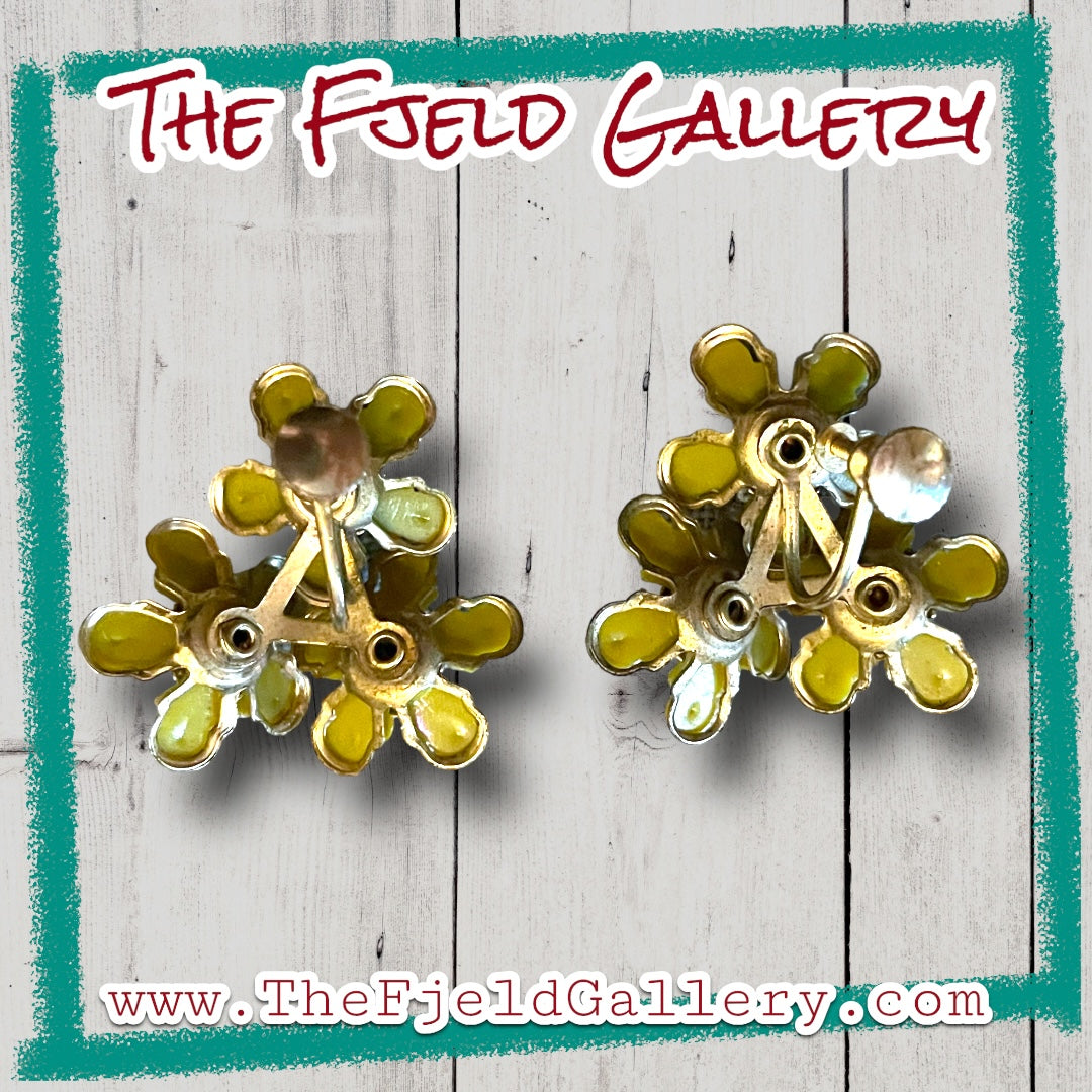 1960’s Olive Green Lucite & Crystal Rhinestone Daisy Flower Necklace & Earrings Set