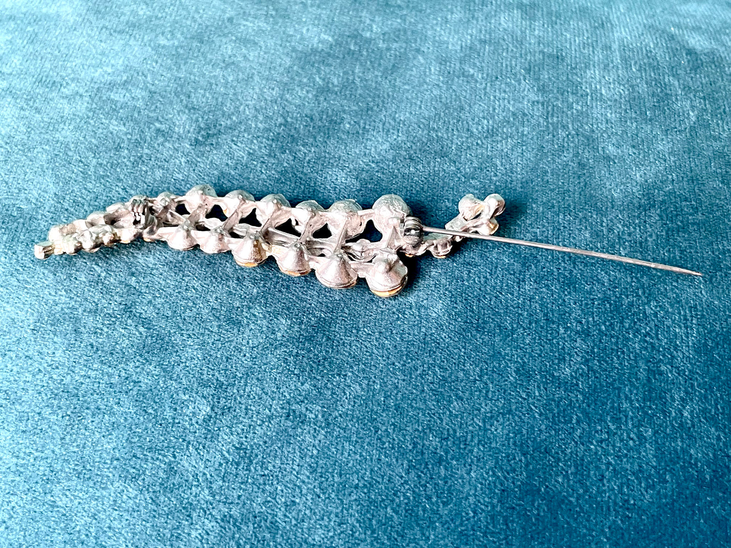 Crystal Rhinestone Leaf Palm Frond Silver Pot Metal Brooch