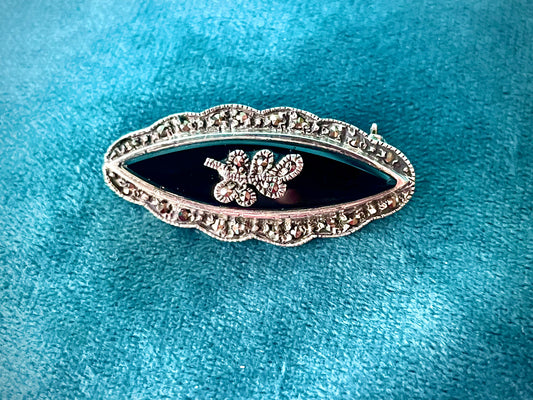 Art Deco Sterling Silver Marcasite & Onyx Gemstone Leaf Brooch