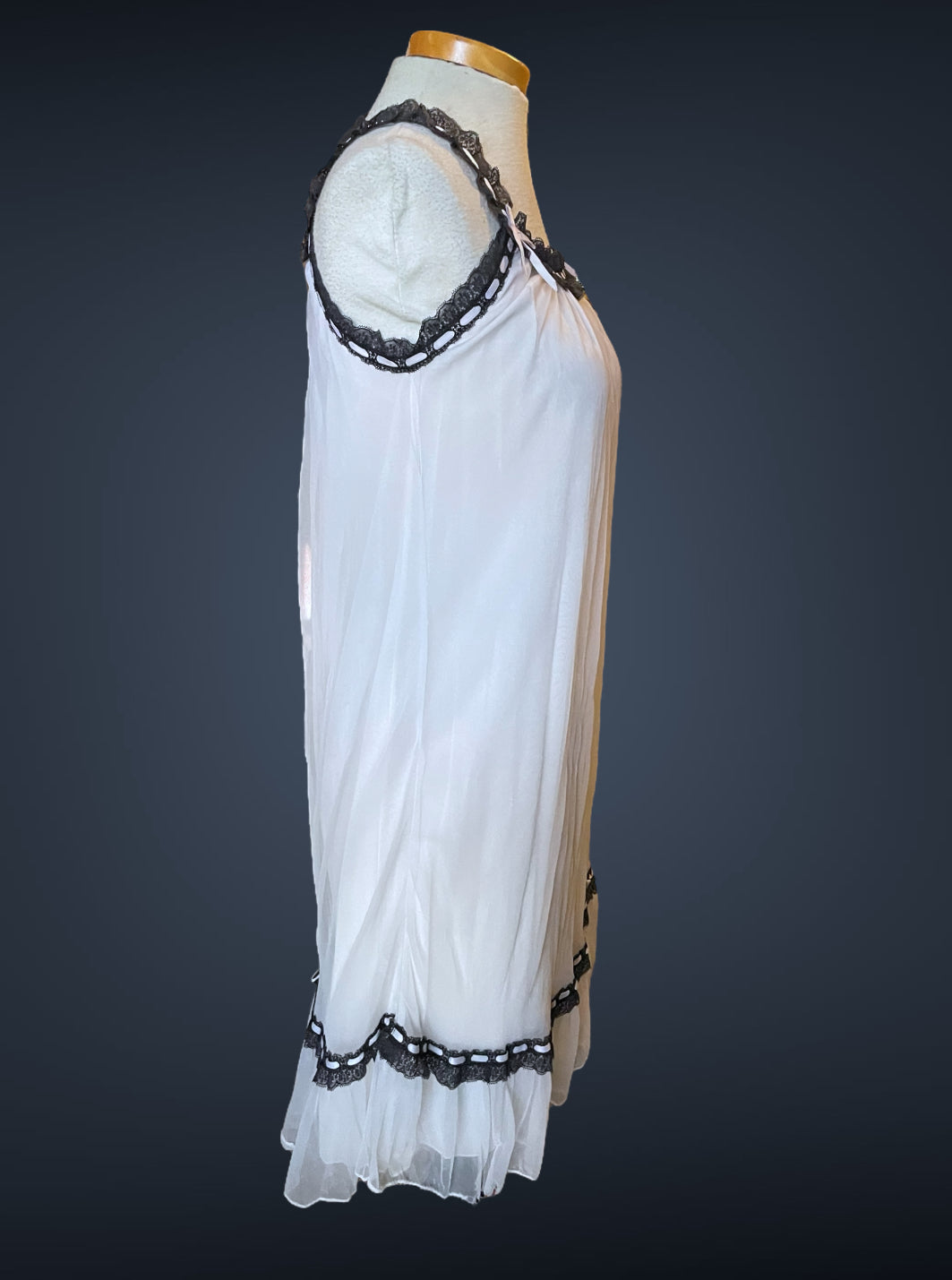 1960’s Black & White Sheer Lace Nightgown Peignoir Set