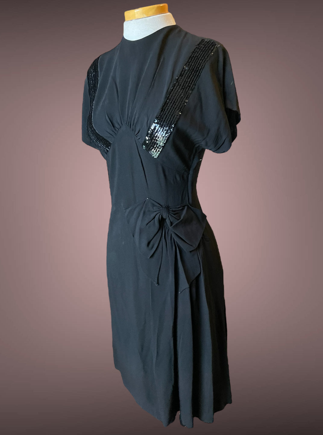 1930’s Black Sequin Striped Gathered Drop Bust Bow Detail Kimono Sleeve A Dress