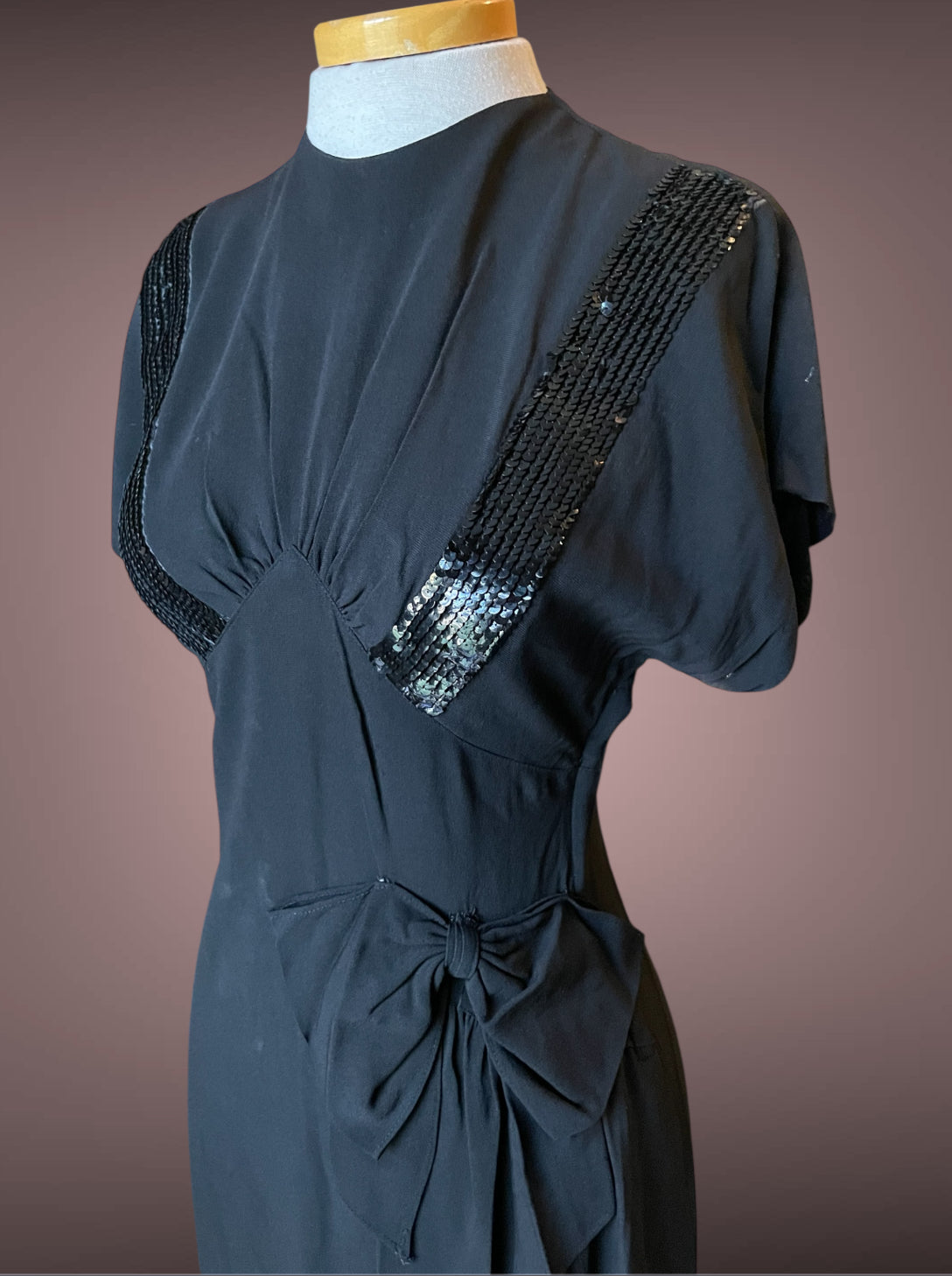 1930’s Black Sequin Striped Gathered Drop Bust Bow Detail Kimono Sleeve A Dress