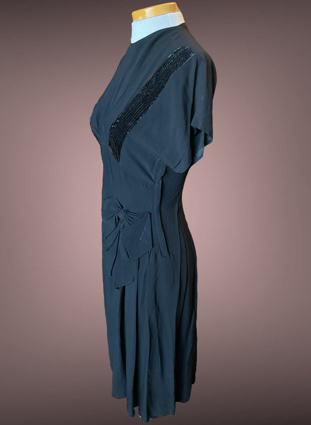 1930’s Black Sequin Striped Gathered Drop Bust Bow Detail Kimono Sleeve A Dress