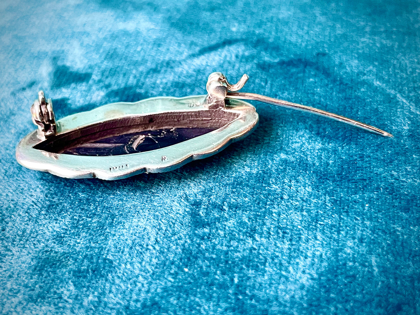 Art Deco Sterling Silver Marcasite & Onyx Gemstone Leaf Brooch