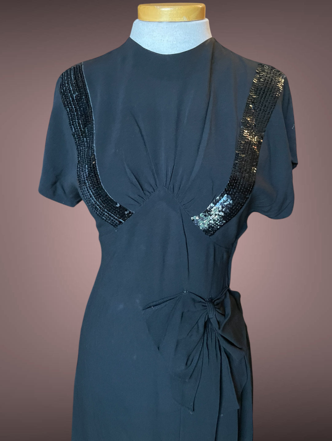1930’s Black Sequin Striped Gathered Drop Bust Bow Detail Kimono Sleeve A Dress