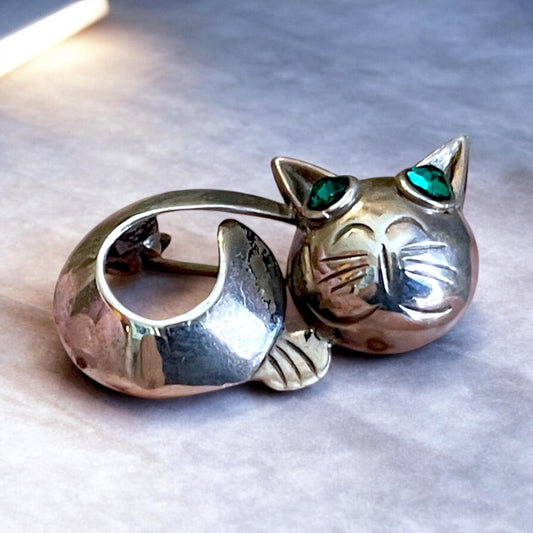 1930’s Arts & Crafts Modernist Horacio de Parra Taxco Mexico 925 Sterling Silver Figural Cat Brooch Emerald Crystal Eyes