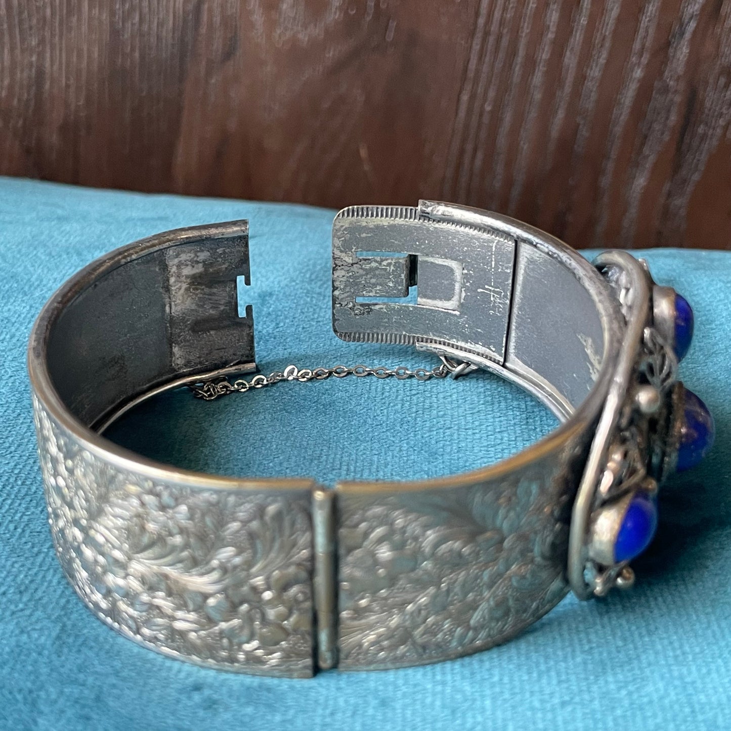 Silver Filigree Lapis Blue Gold Foil Glitter Art Glass Flower Engraved Hinged Bangle Bracelet