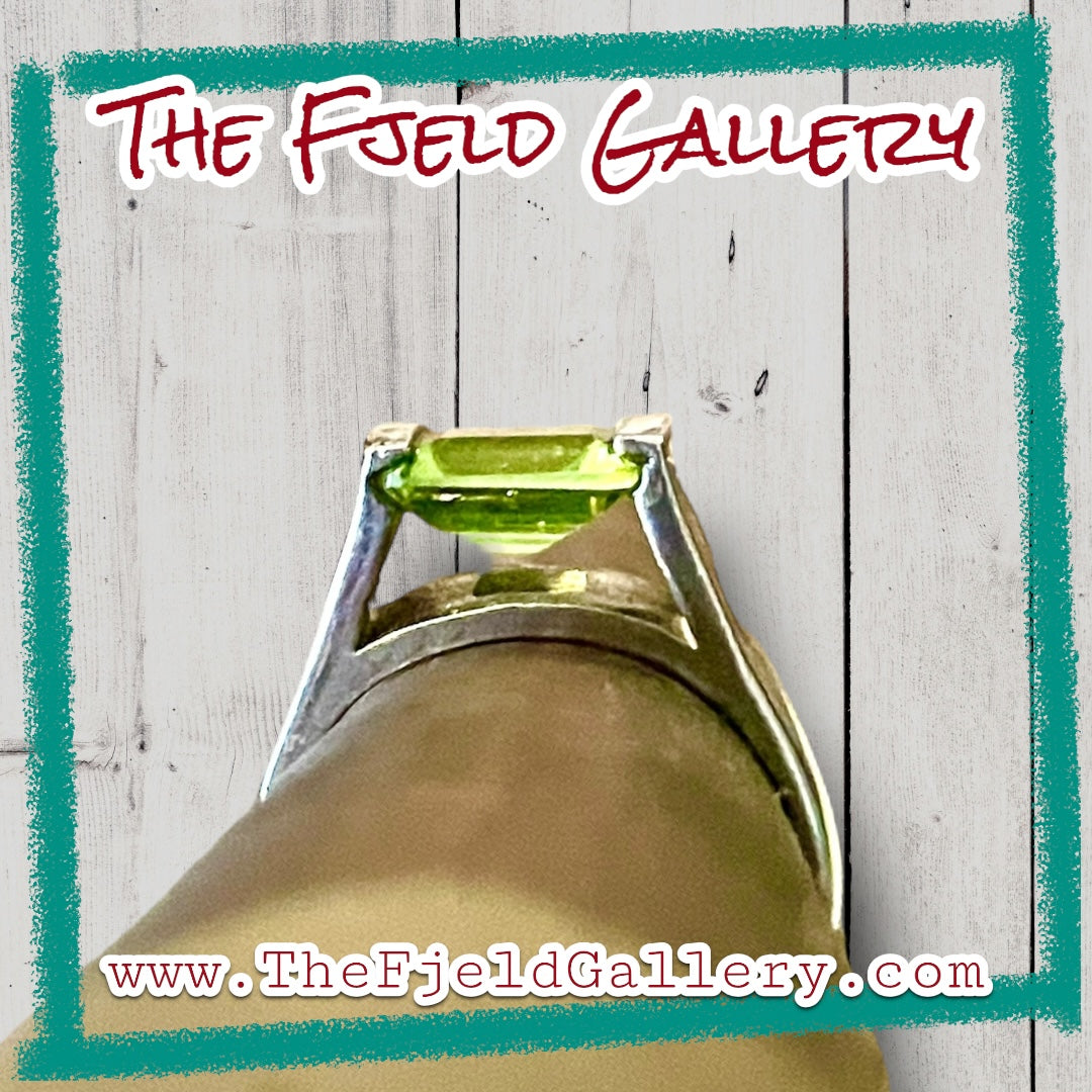 Vintage Modern Square Peridot Gemstone Ring
