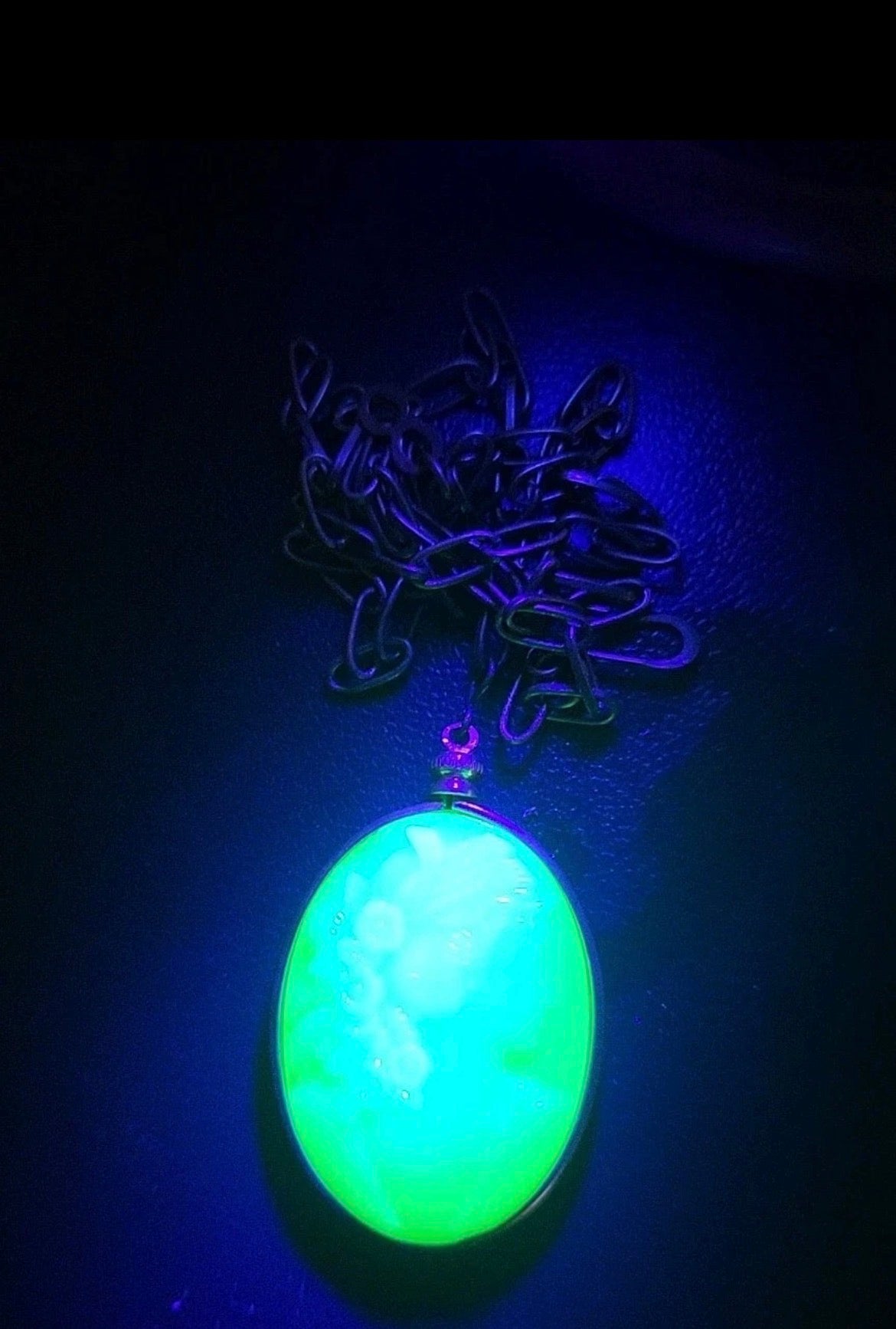 Art Deco Green Vaseline Uranium Art Glass Cameo Geometric Brass Chain Pendant Necklace