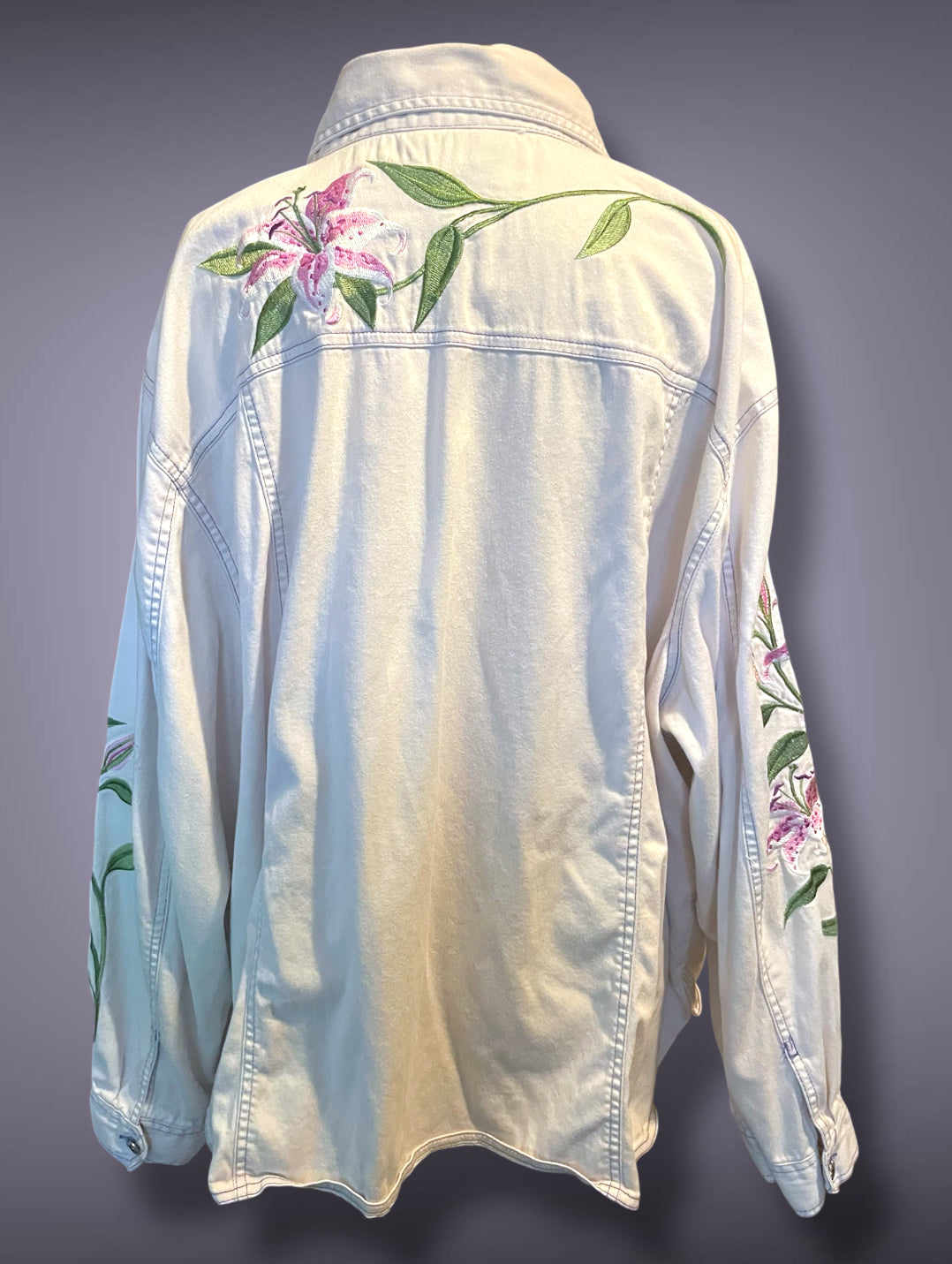 Vintage 90’s Bob Mackie Pink Lilly Embroidered Off-White Gray Button Up Shirt