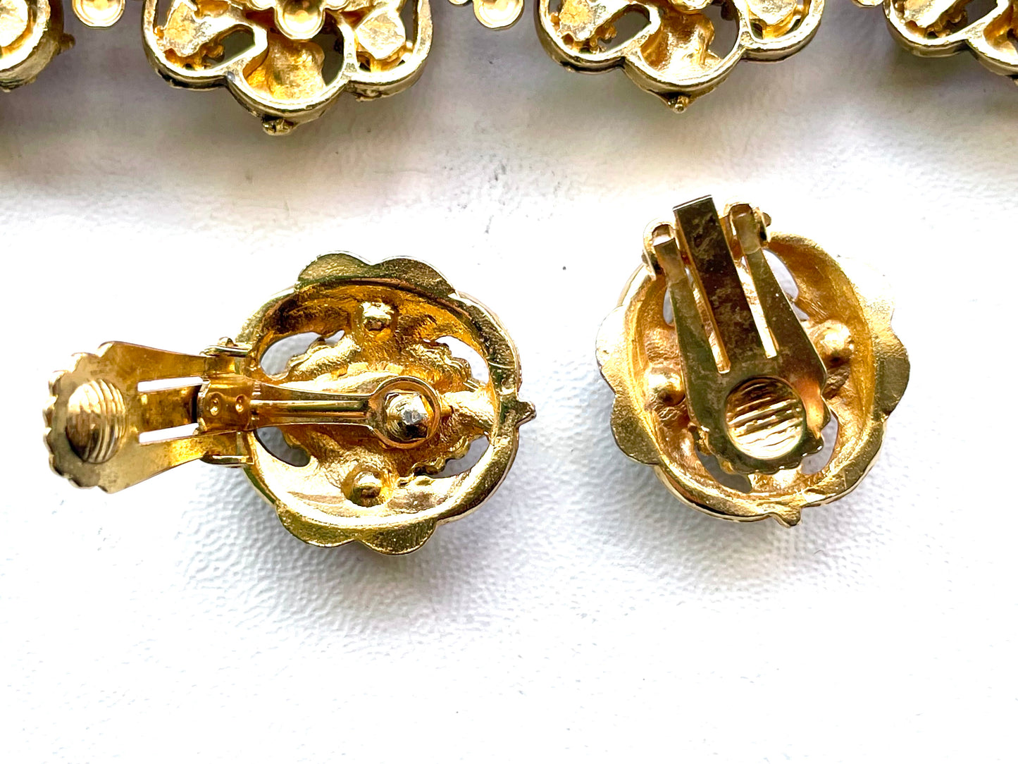 Ornate Victorian Bookchain Gold Brass Filigree Openwork Designer Crystal, Art Glass & Pearl Bracelet & Earring Demi Parure