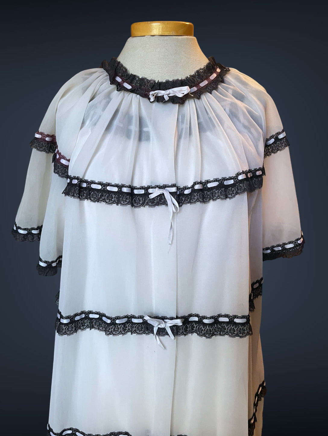 1960’s Black & White Sheer Lace Nightgown Peignoir Set