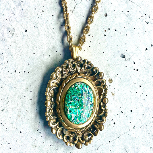 Whiting & Davis Green Foil Art Glass Dragons Breath Fire Opal Pendant Necklace