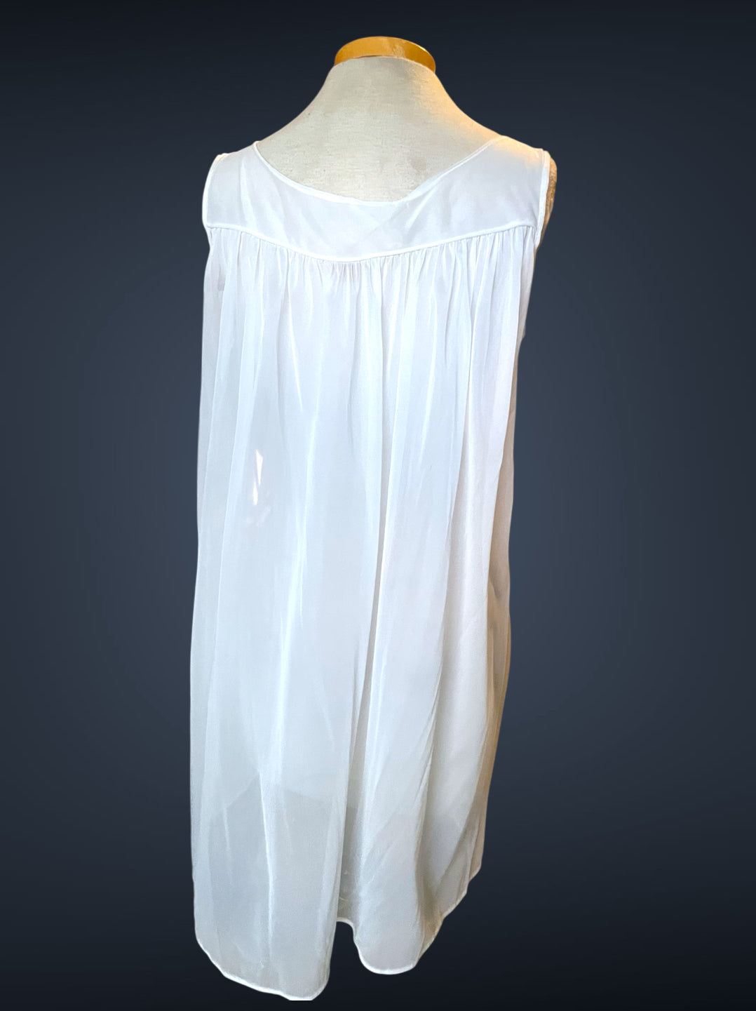 1960’s Vintage White Sheer & Oink Floral Lace Peignoir Nightgown Set