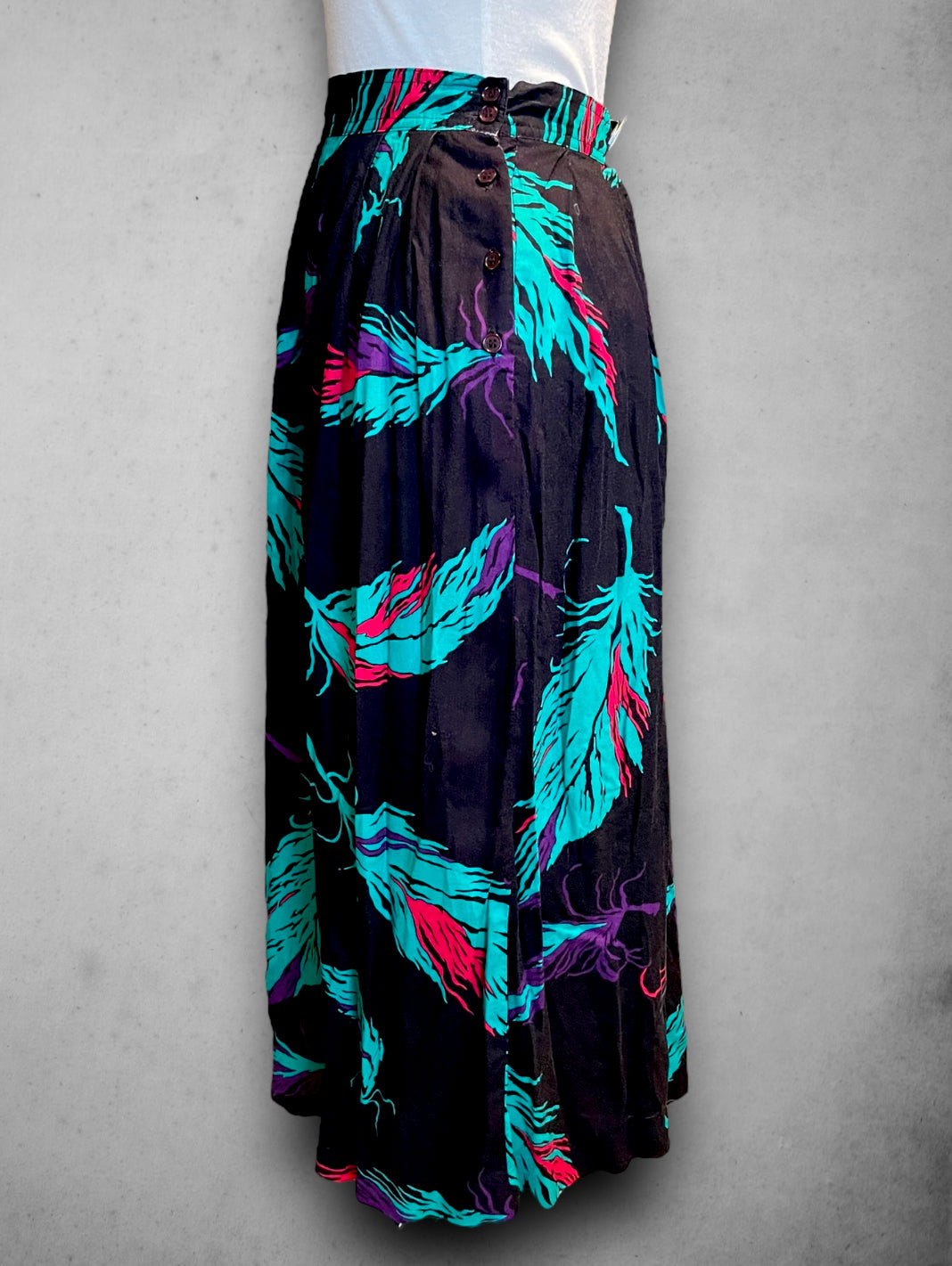 1980’s Long Black, Teal Blue, Magenta Pink & Purple Feather Pattern Pocket Skirt
