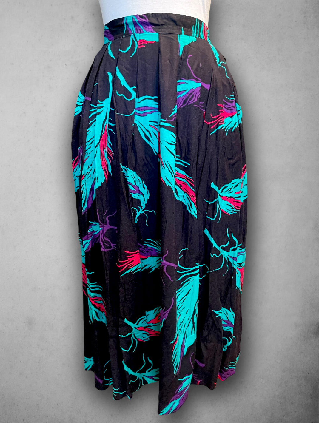 1980’s Long Black, Teal Blue, Magenta Pink & Purple Feather Pattern Pocket Skirt