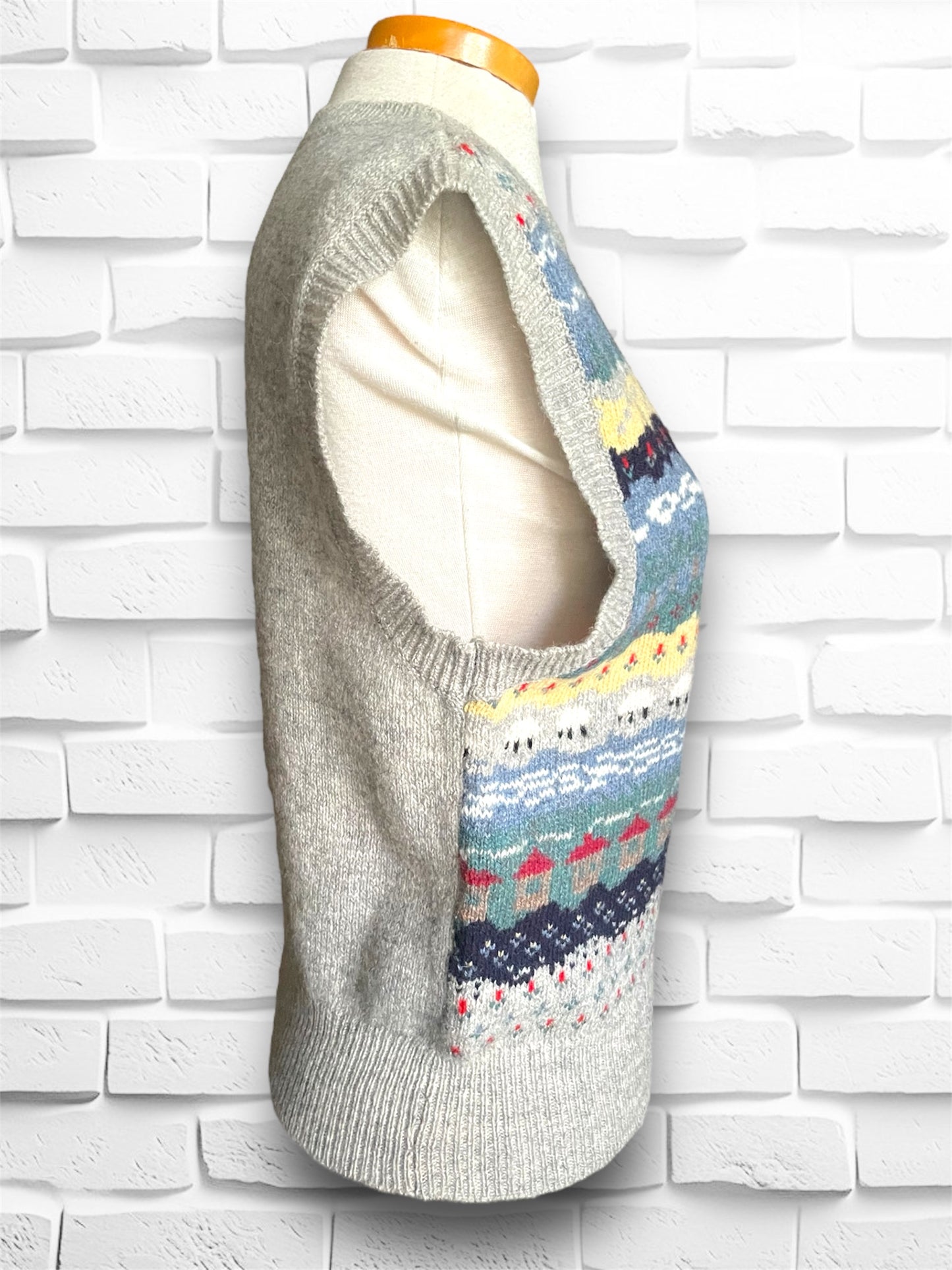 Vintage 1970’s Knit Sweater Vest w/ Sheep, Flowers & Houses