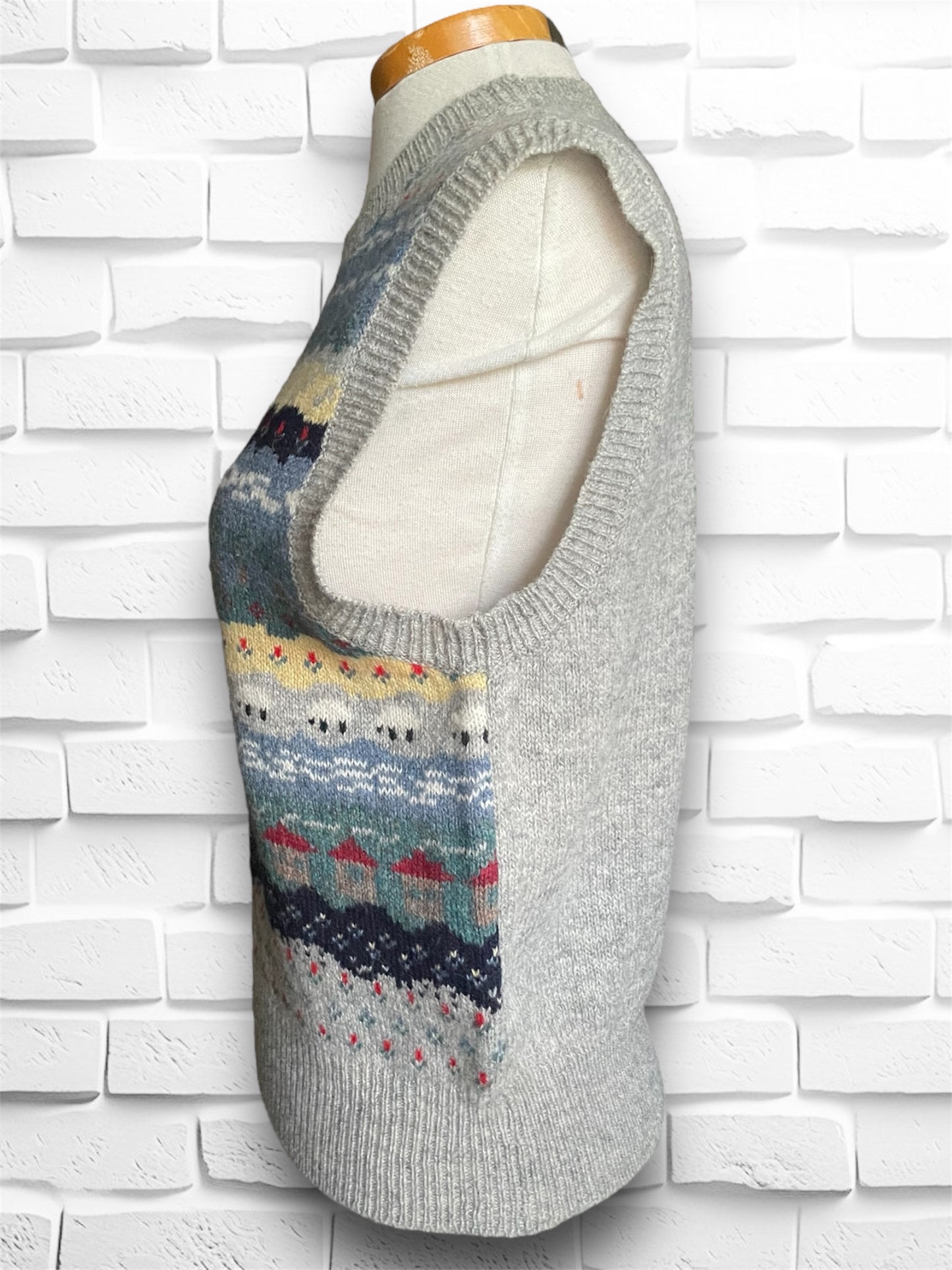 Vintage 1970’s Knit Sweater Vest w/ Sheep, Flowers & Houses