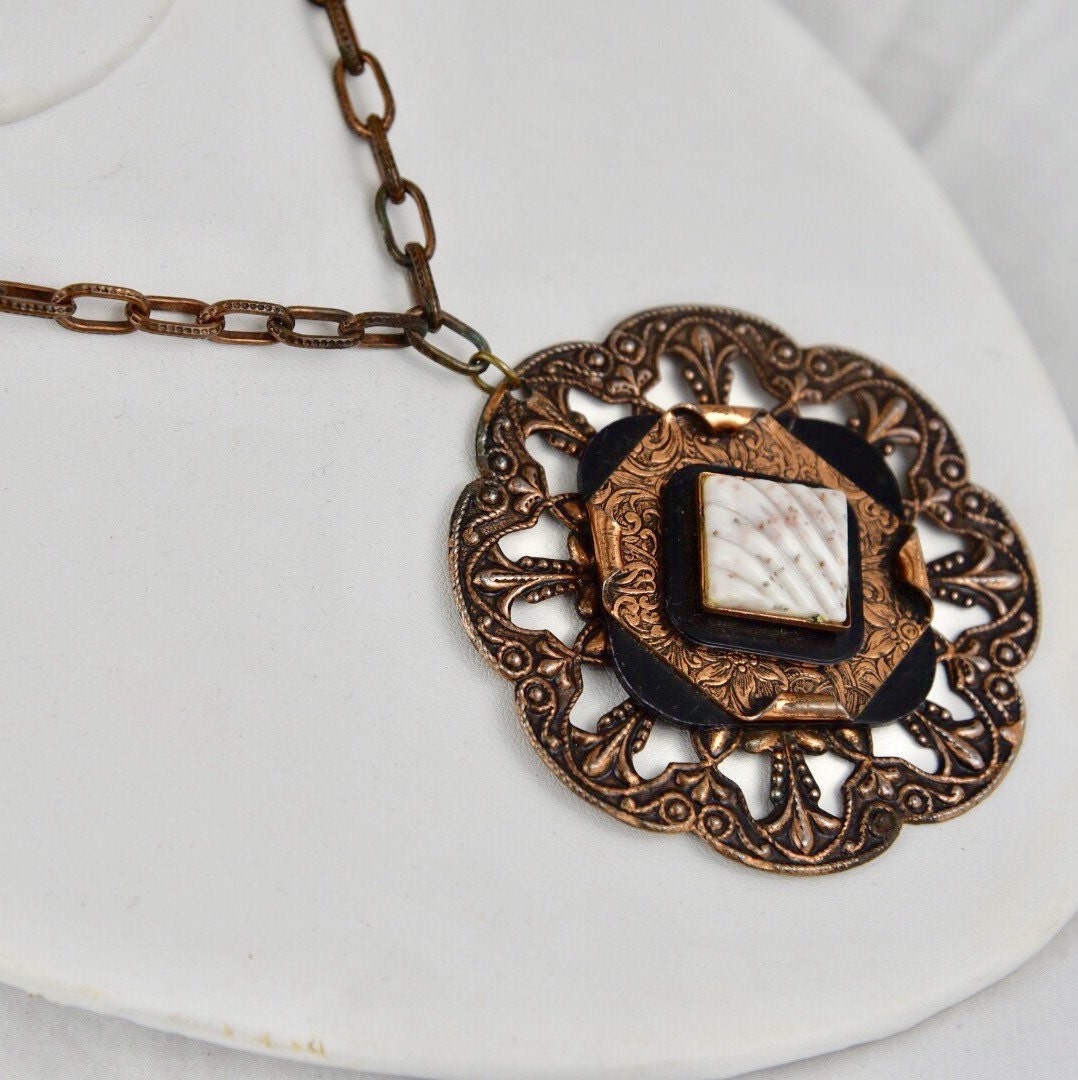 Art Nouveau Copper & Confetti Scallop Cab Floral Fluer de Lis Pendant Necklace