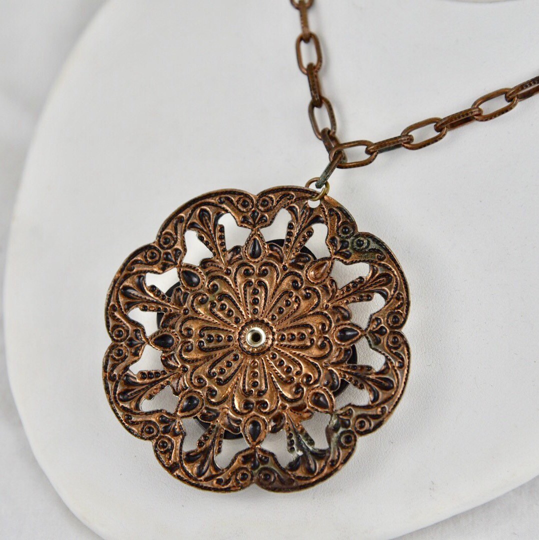 Art Nouveau Copper & Confetti Scallop Cab Floral Fluer de Lis Pendant Necklace