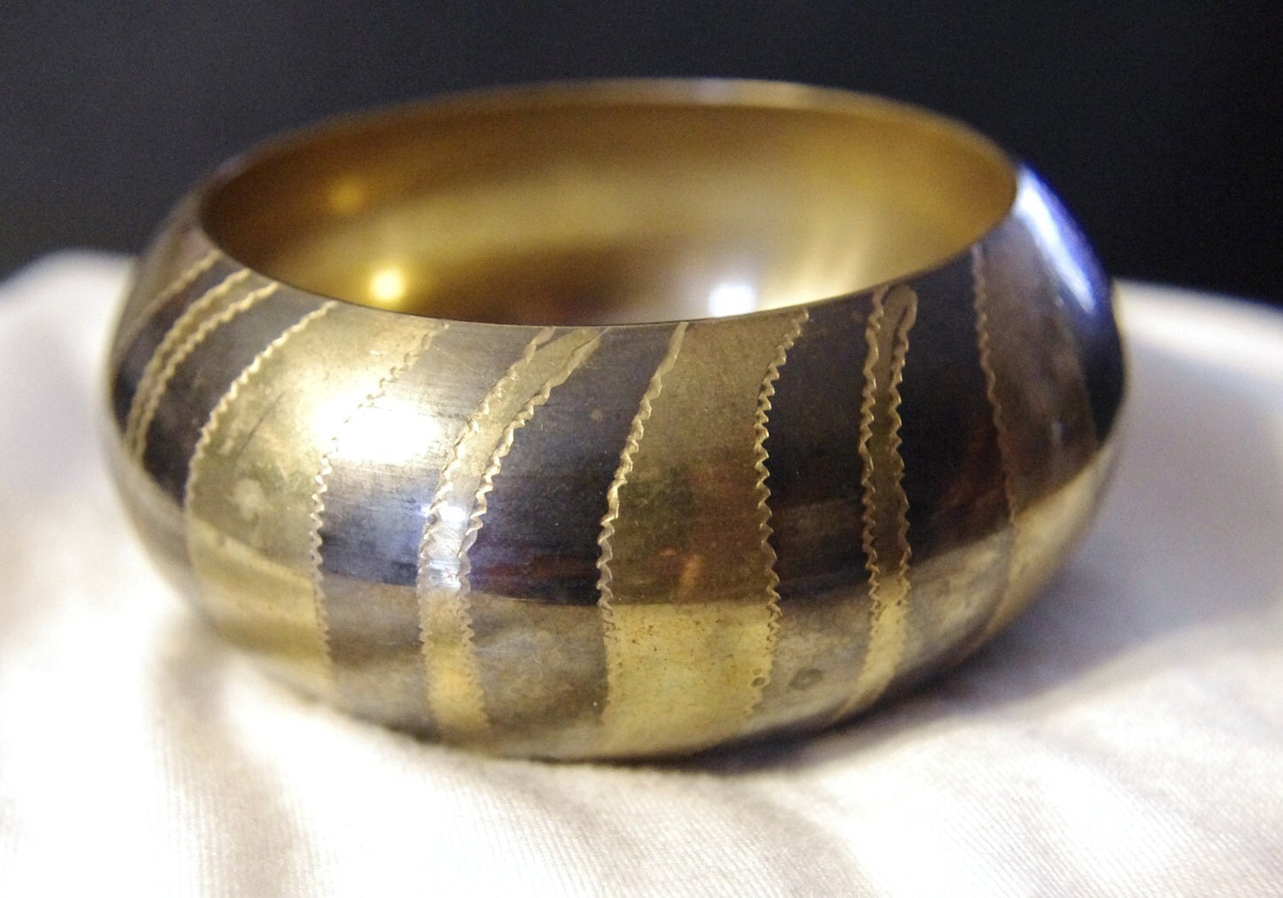 Vintage Chunky Bold Brass Tiger Stripe 70's Wide Bangle Bracelet