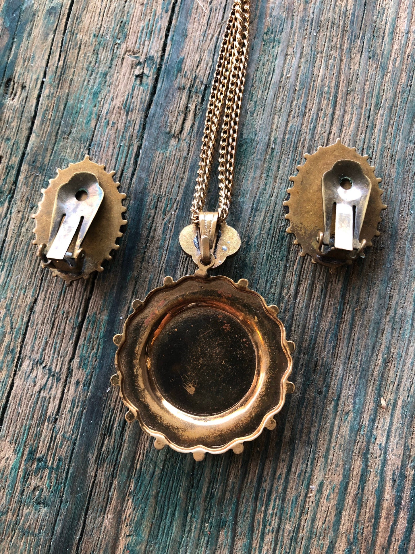 Gorgeous Art Nouveau Gilded Brass Cloissione enamel Necklace and Earring set