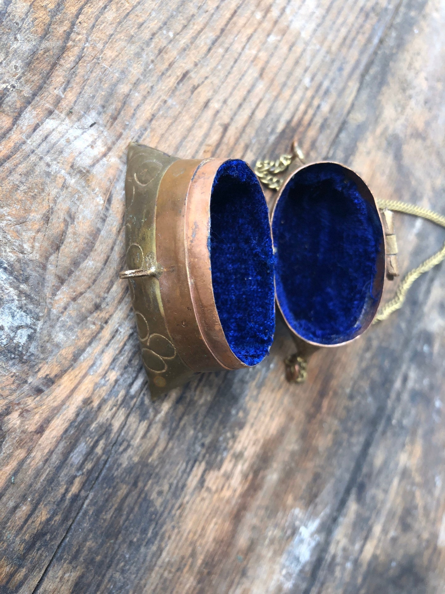 Vintage Brass and Copper Barbaric Purse Necklace