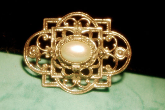 Vintage Silver Filigree Brooch with Pearl Cabochon Stone