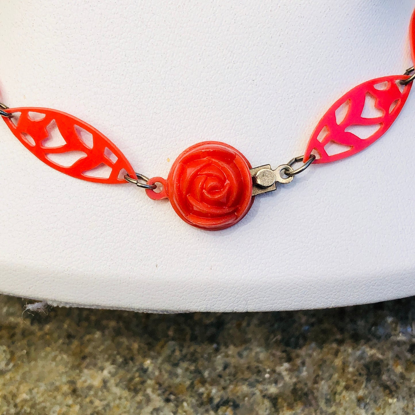 Lucite Plastic pink Orange Coral Molded Flower Link Necklace