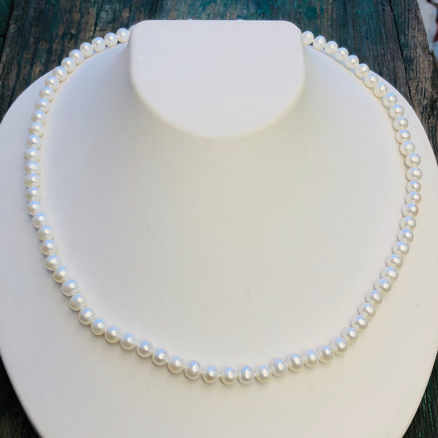 10k gold Freshwater Genuine Pearl Necklace 18”