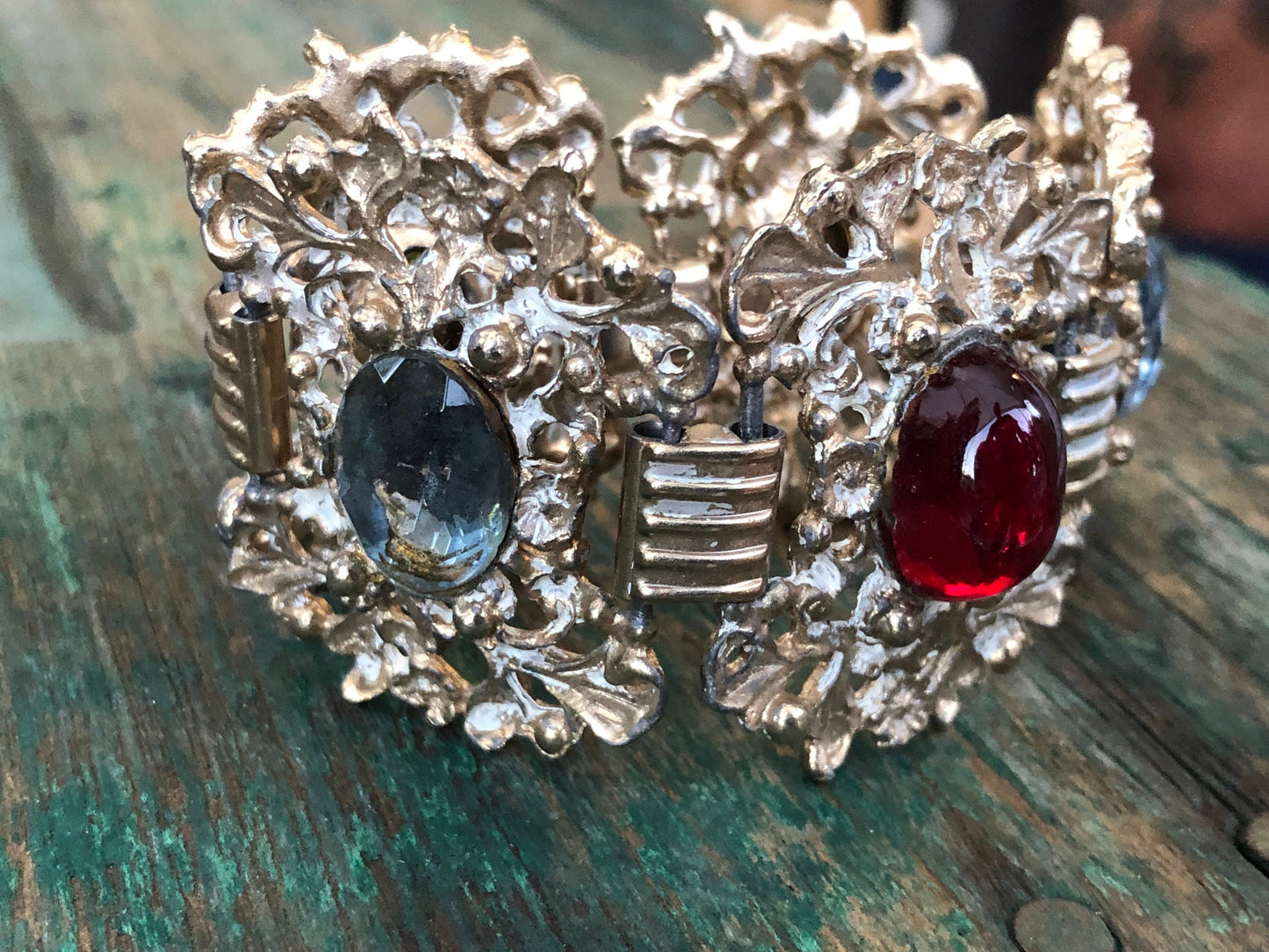 Rococo Gold Chunky Panel Book Chain Link Bracelet Red & Blue Art Glass