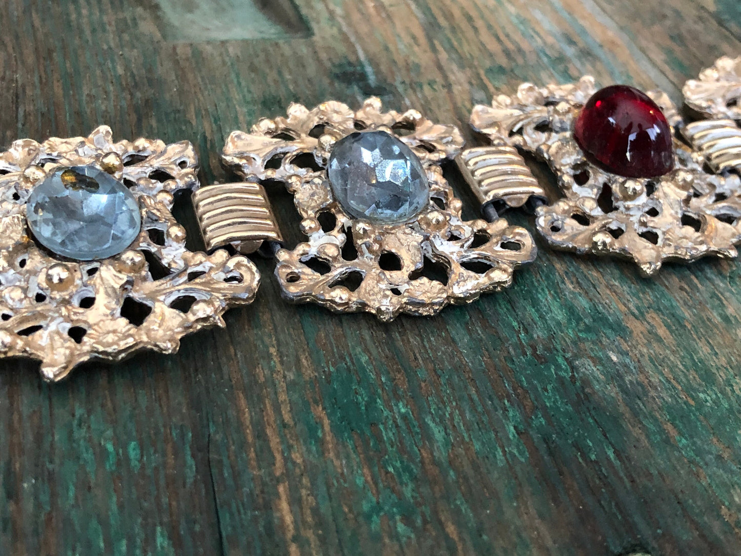 Rococo Gold Chunky Panel Book Chain Link Bracelet Red & Blue Art Glass