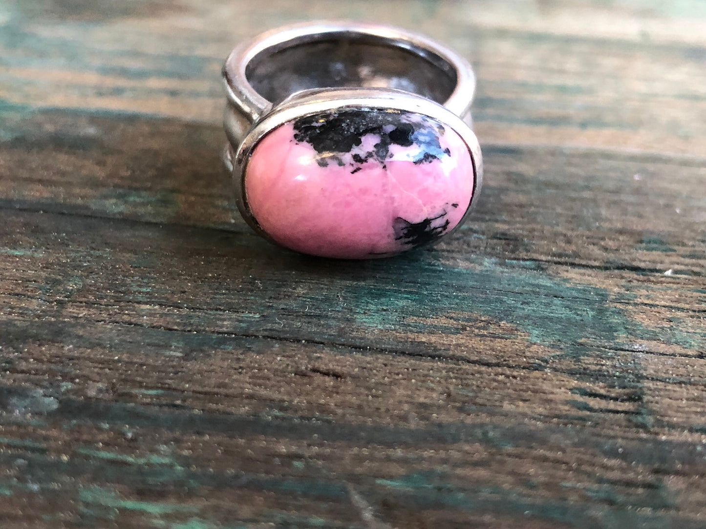 Vintage Chunky Modernist Sterling Silver Pink & Black Rhodonite Gemstone Cabochon Ring