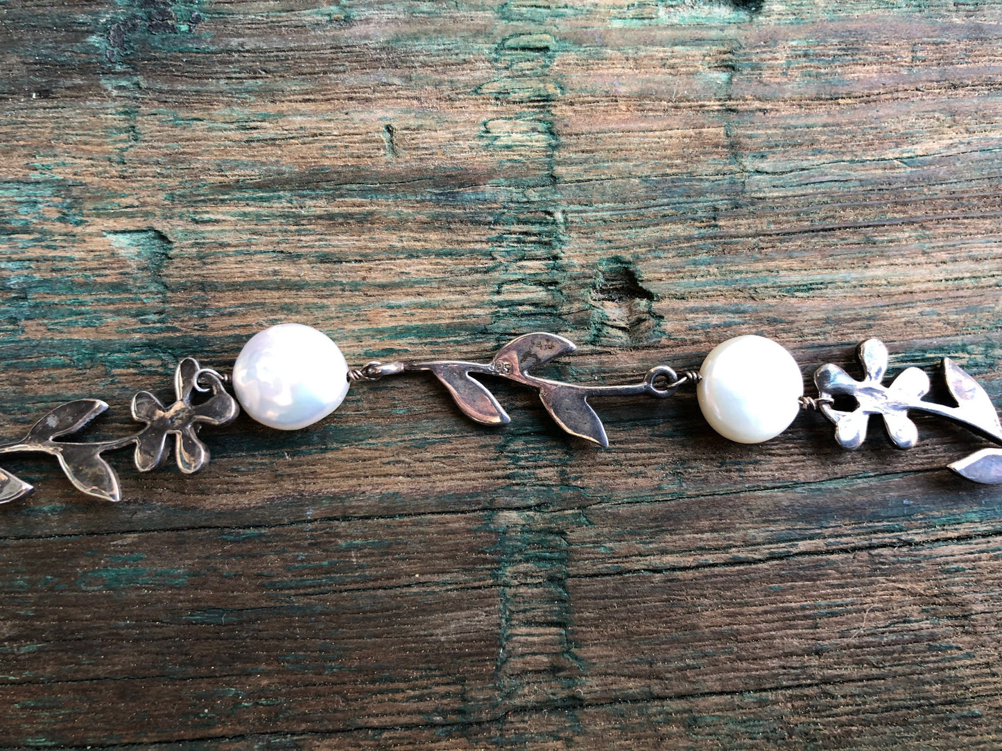 Beautiful Disc Pearl & Sterling Silver with Marcasite Flower and Leaf Vine Link Necklace