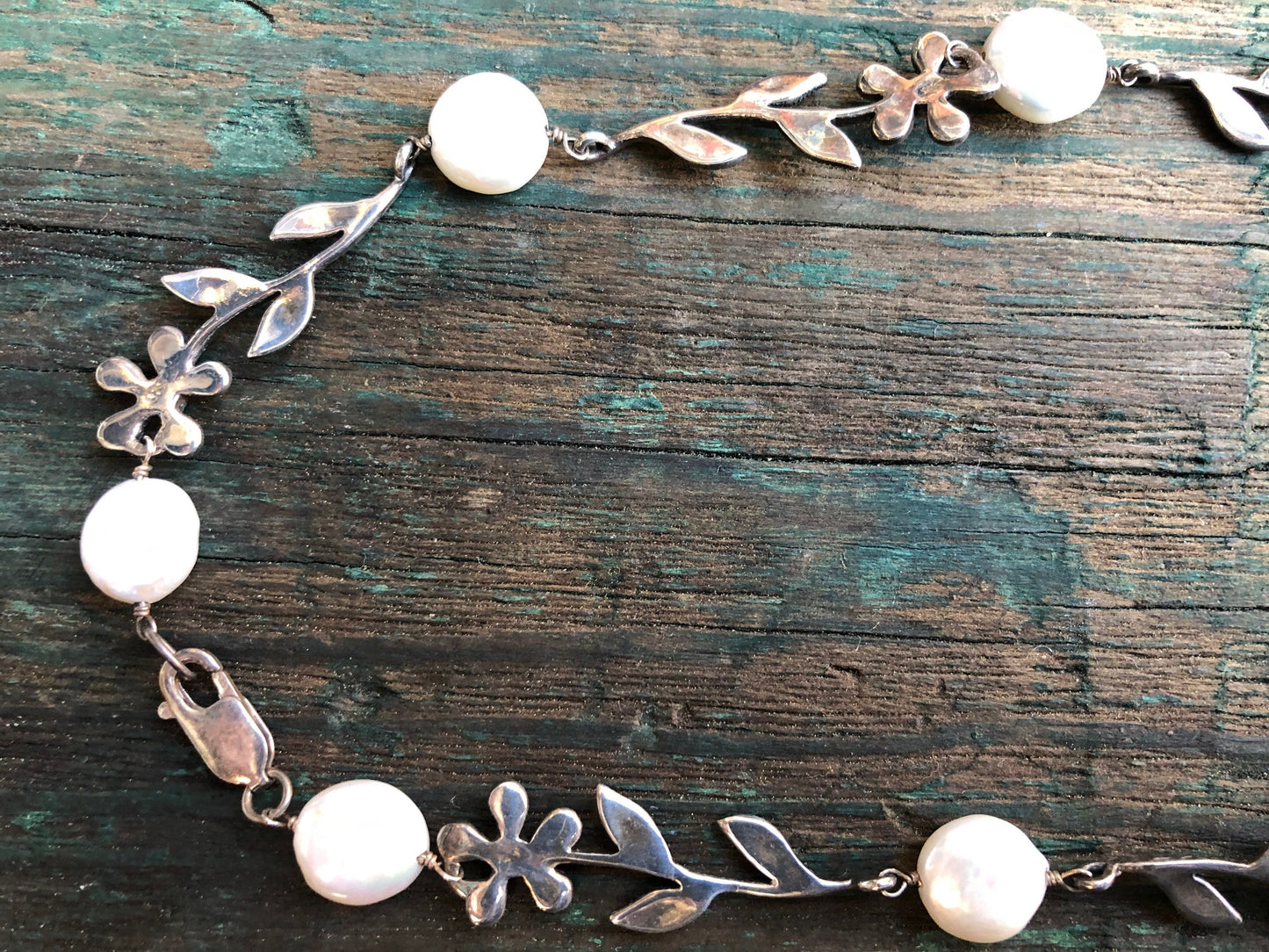 Beautiful Disc Pearl & Sterling Silver with Marcasite Flower and Leaf Vine Link Necklace