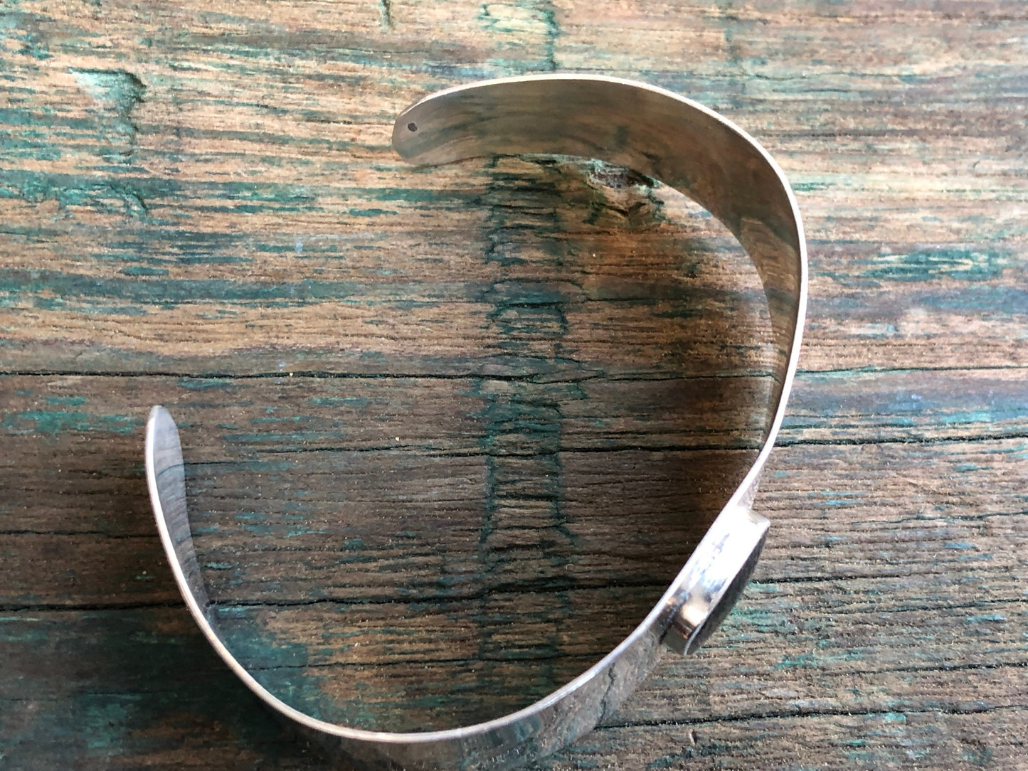 Vintage Wide Sterling Silver & Triangle Onyx Gemstone Modernist Cuff Bracelet