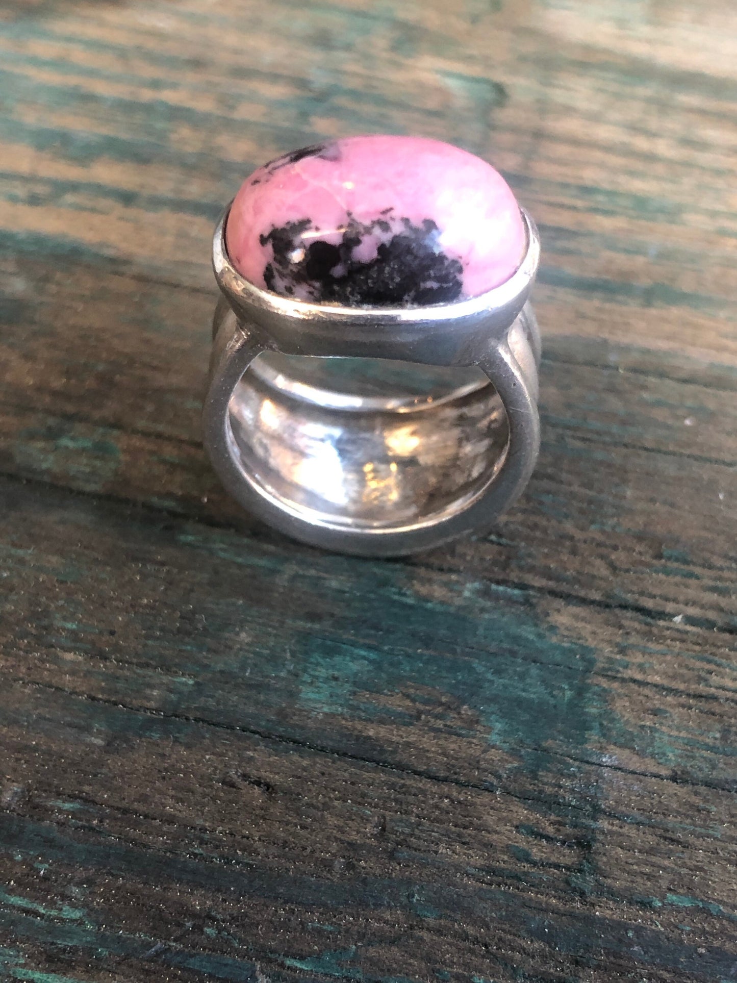 Vintage Chunky Modernist Sterling Silver Pink & Black Rhodonite Gemstone Cabochon Ring