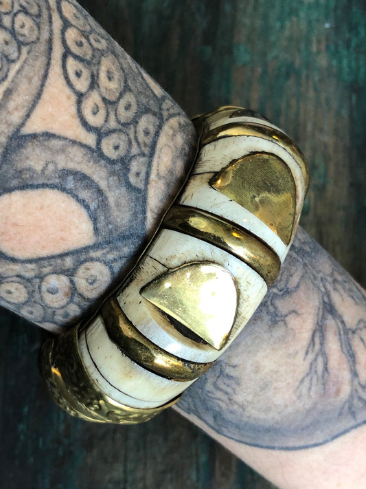 Vintage Barbaric Chunky Brass Pin Hinged Bangle Bracelet