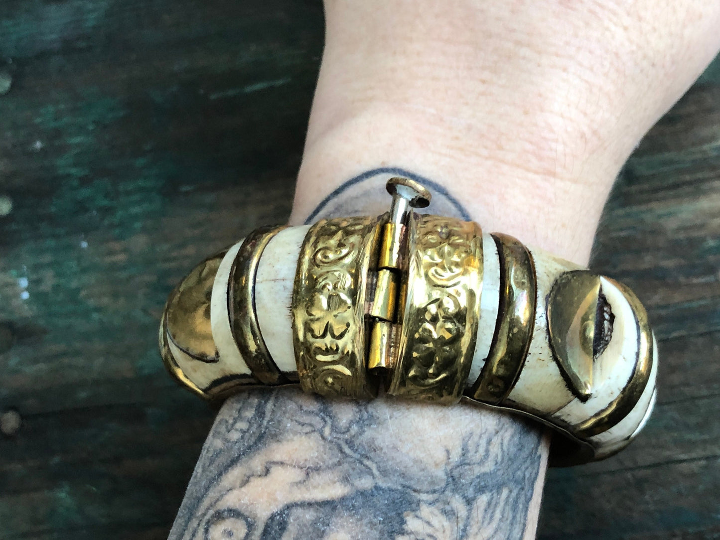 Vintage Barbaric Chunky Brass Pin Hinged Bangle Bracelet