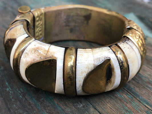Vintage Barbaric Chunky Brass Pin Hinged Bangle Bracelet