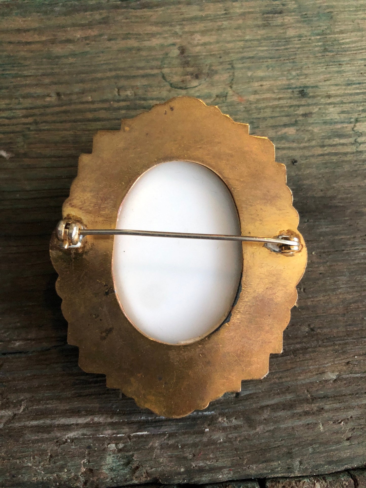 Antique Gold Filled Flourish White Milk Glass & Black Jet Glass Cameo Brooch