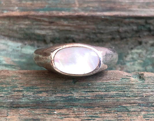 Vintage Sterling Silver & Mother of Pearl Ring