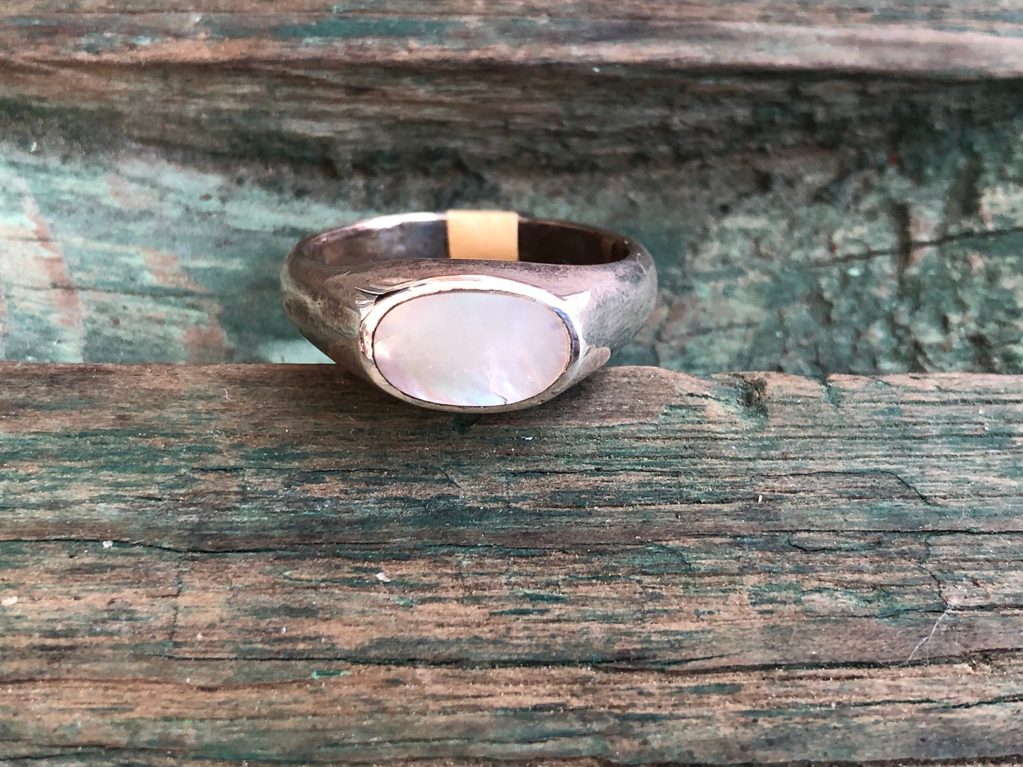 Vintage Sterling Silver & Mother of Pearl Ring