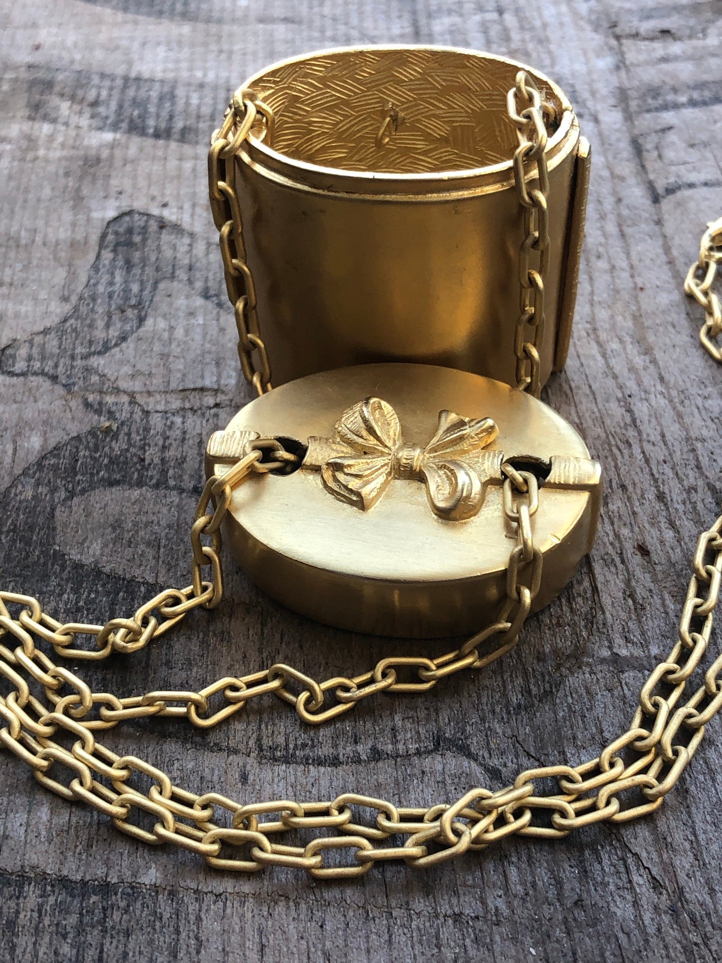 Unique Vintage Gold Opening Gift Box with Bow Necklace