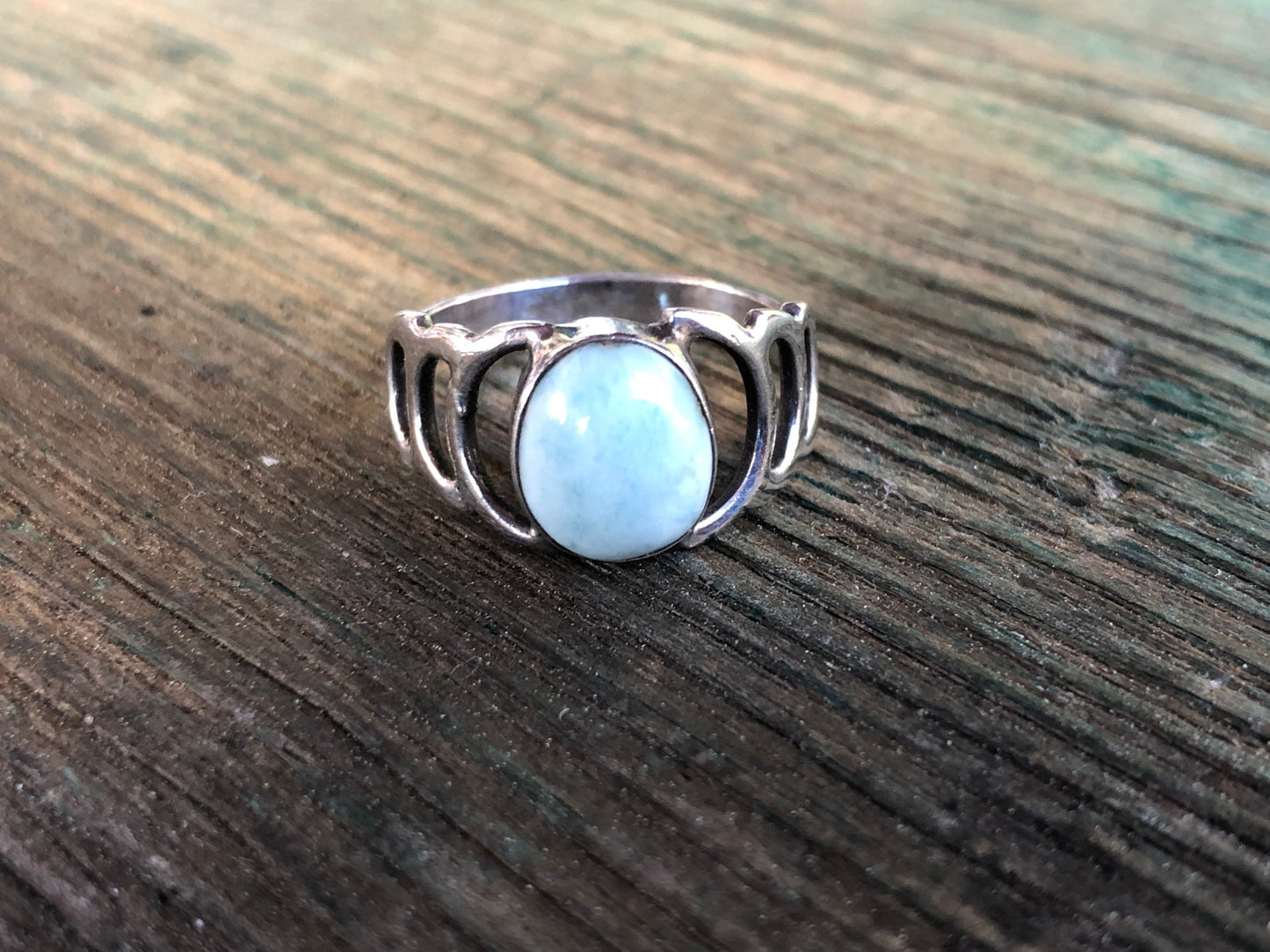 Beautiful Vintage Modern Sky Blue Larimar Gemstone Solitaire Ring