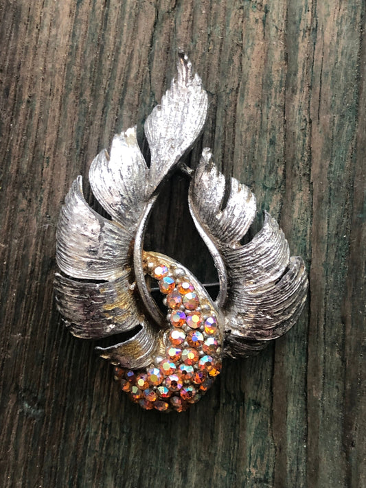 Beautiful Vintage Art Deco Aurora Borealis Crystal Rhinestone Silver Wing Brooch