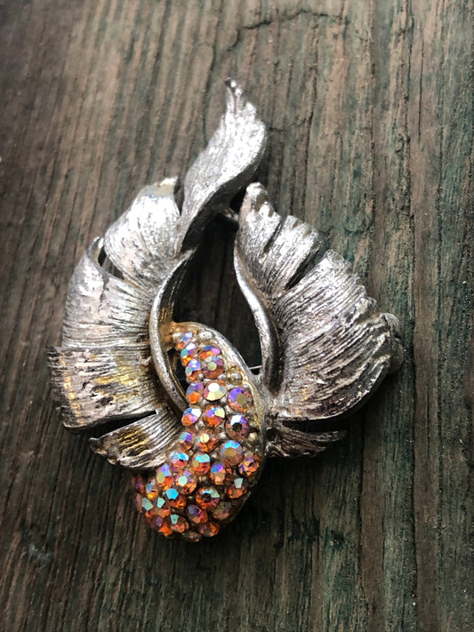 Beautiful Vintage Art Deco Aurora Borealis Crystal Rhinestone Silver Wing Brooch