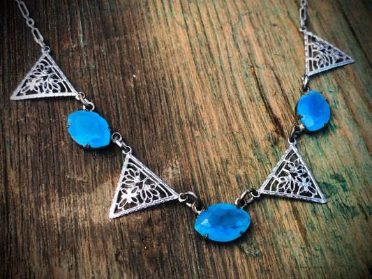 Vintage Edwardian Blue Art Glass in Silver Stamped Filigree Textured Chain Necklace